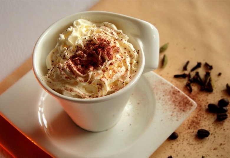 Piernikowa kawa latte na zimowe poranki i wieczory przy kominku (35943)