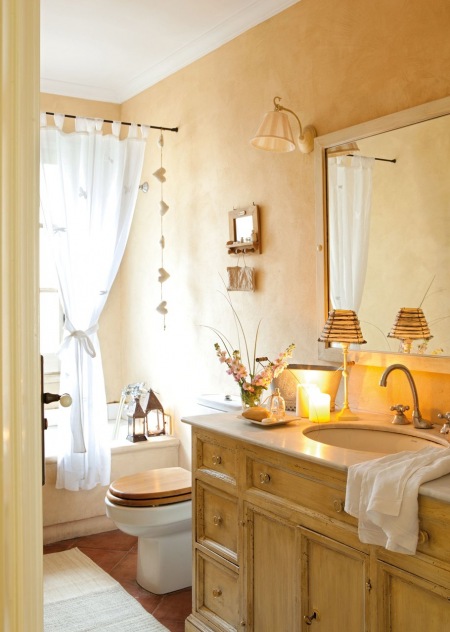Romantyczna łazienka w prowansalskim stylu