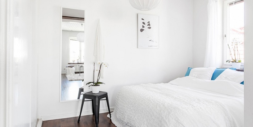 Małe mieszkanie w białej aranżacji skandynawskiej