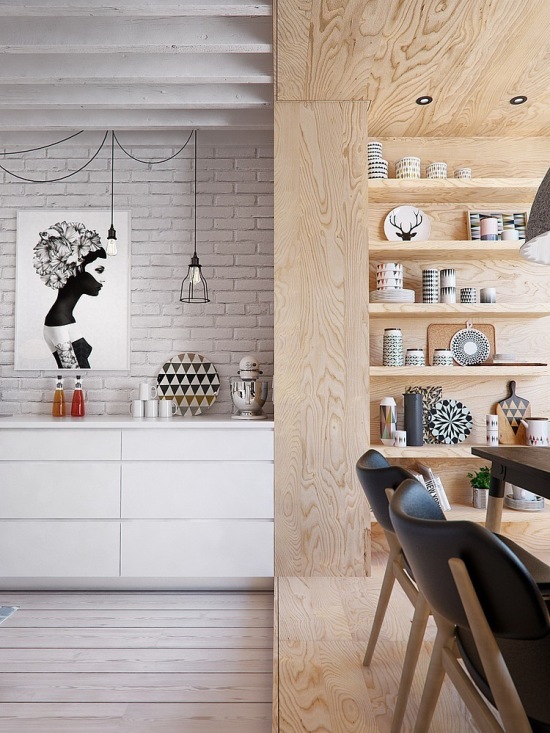 Ściana z białej kuchni, białe szafki,żarówki na kablu i drewniana zabudowa z pólkami