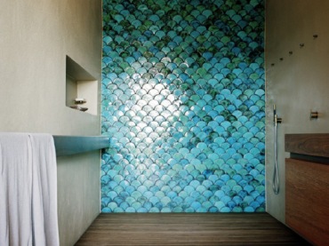 oryginalne płytki na ścianę i podłogę - to wyznacznik sródziemnomorskich łazienek, a kolor niebieski, to oczywiście...