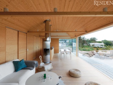 piękny dom na fiordach - nowoczesny, pięknie wkomponowany w otoczenie skał i...