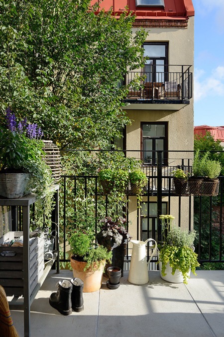 Mini ogródek na małym balkonie