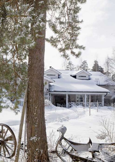 Uroczy domek pod miastem w Finlandii