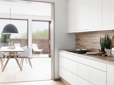 Biała minimalistyczna kuchnia z dodatkiem naturalnego drewna (20765)