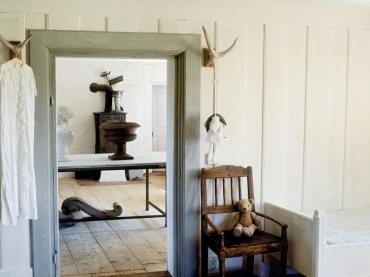 uroczy domek w Skandynawii w ciepłym, wiejskim stylu - farma w bardzo przytulnym wydaniu stylu vintage - patynowane...