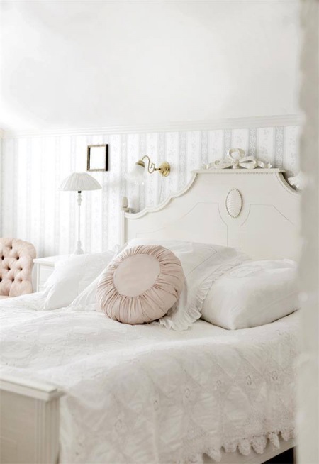 Romantyczna sypialnia w stylu schabby
