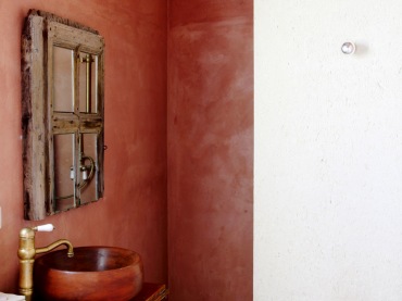 Rdzawa łazienka w lepiankowej formie (19406)
