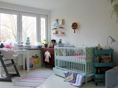 Uroczy kącik Romy na Lovingit, czyli inspirujący pomysł, jak zorganizować przestrzeń dla dziecka na... 25 m2! Od naszej zaprzyjaźnionej blogerki ;)