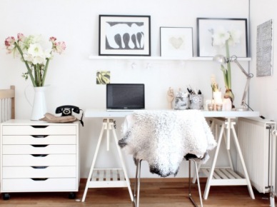 Pokój biurowy w stylu skandynawskim w biało-czarnym kolorze (53226)