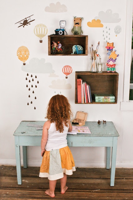 Mebelki i dekoracje z recyklingu w pokoju dla dziecka