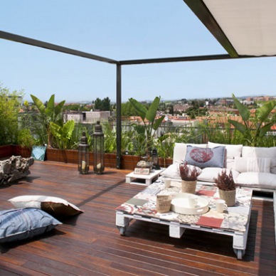 Małe, harmonijne mieszkanie z widokowym tarasem na Barcelonę, czyli wakacyjne zakupy on-line