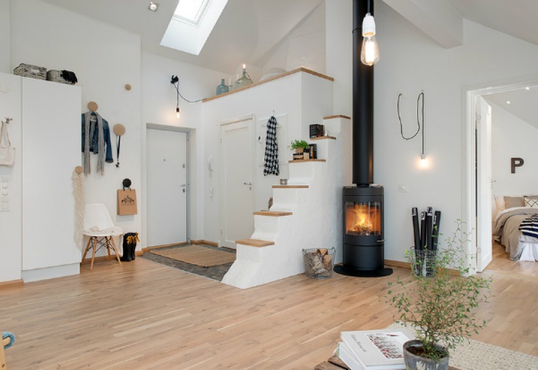 Jak urządzić mieszkanie na poddaszu, czyli loft po skandynawsku w środowych zakupach on-line ()