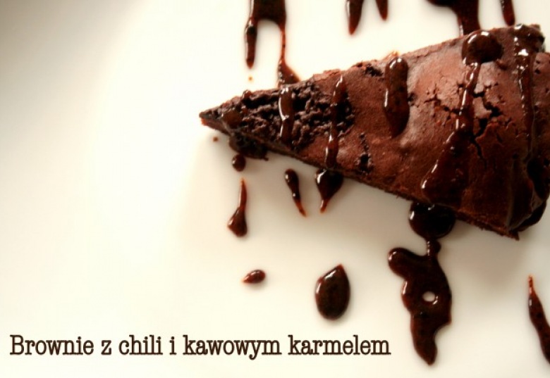 Brownie z chili i kawowym karmelem idealne na poprawę humoru:) ()