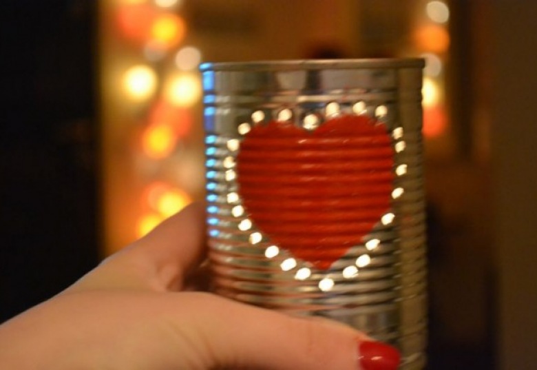 Walentynkowe DIY, czyli jak zrobić świecznik, który stworzy romantyczną aurę w naszym mieszkaniu? ()
