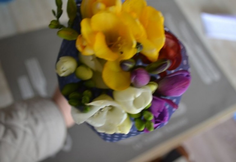 Jak dekorować kwiatami, czyli trochę wiosny w moim domu i kulisy nieudanego DIY:) (37365)