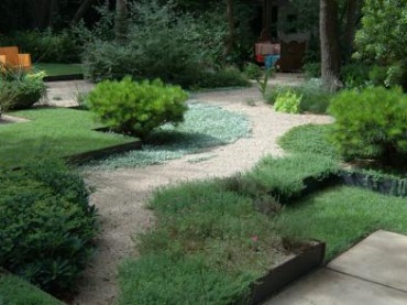 jeśli nie lubicie mocno kolorowych ogrodów i rabat, to obejrzyjcie te pomysły, które wydzielają strefy ścieżek i...
