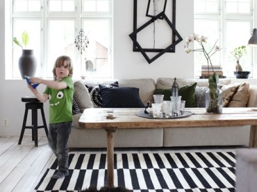 To ciepły dom w dalekiej Norwegii - skandynawski styl, ale z nowoczesnym i zarazem historycznym obliczem. jest tu...