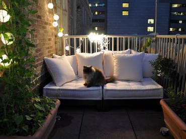 lubimy letnimi wieczorami przesiadywać na balkonach i tarasach, a szczególnie wtedy, gdy wokół roztacza się blask...