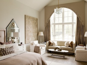 piękna i subtelnie urządzona sypialnia, w której mamy łagodną mieszankę prowansalskich mebli, stylowych dekoracji okien...