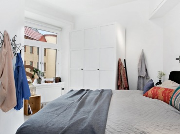 no to mamy prawie wzorcowe mieszkanie w stylu skandynawskim urządzone meblami i dekoracjami z Ikei. Poza paroma...