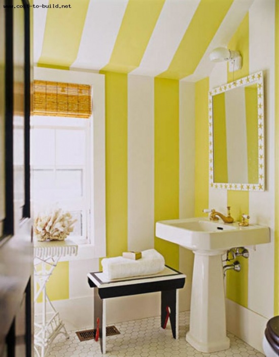 Biało-żółta łazienka,żółty kolor we wnętrzach,żółty kolor na scianie,żółte akcenty w mieszkaniu,jak dekorować dom w żółtym kolorze,jak używać żółtego koloru,żółte dekoracje i dodatki do wnętrz,co pasuje do żółtego kolor