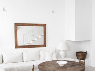 Modern rustykalny salon w bieli i drewnie (23574)