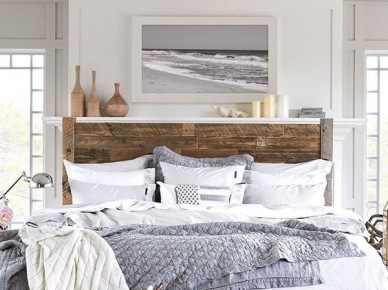 Drewniane łóżko w aranżacji szarej sypialni (51263)