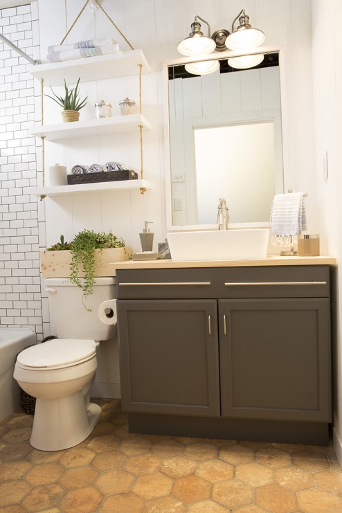 Idealnie wyważone proporcje pomiędzy poszczególnymi strefami łazienki potęgują wrażenie schludności i ładu. Prostota...