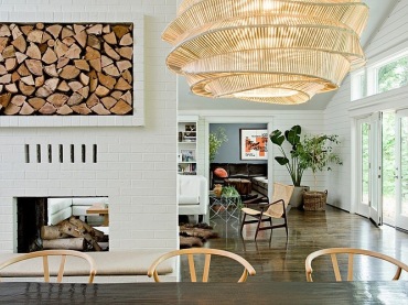 po prostu piękny dom ! mieszanka stylu skandynawskiego - biel, turkusy i krzesła - z rustykalnymi detalami - ciosane,...