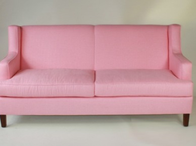 Sofa z poduchami czy bez? Wiosenna stylizacja kanapy.