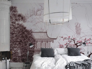 W całkiem prostej, choć zarazem oryginalnej aranżacji sypialni postawiono na widoczną dekorację. Ścianę za łóżkiem...