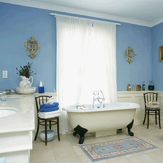 Niebieska łazienka