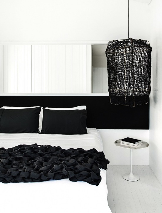 Jak urządzić sypialnię w biało-czarnych kolorach ?
