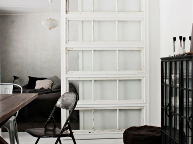 Białe drzwi przesuwne przeszklone w stylu vintage (26512)