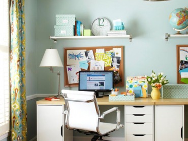 kilka pomysłów, jak urządzić ciekawe , małe biuro w domu - jakie wybrać biurko, może konsolkę albo sekretarzyk ?...