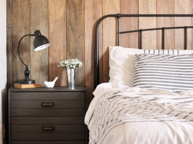 Efektowne before & after niewielkiej sypialni, czyli jak z wnętrza bez wyrazu stworzyć urzekającą rustykalną przestrzeń!