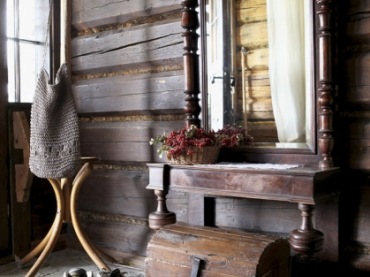 to tradycyjny wiejski dom w Polsce - przypomina dawne tradycje, style  - wszystko proste, wręcz siermiężne i zarazem...