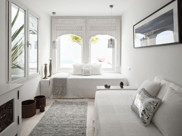 cudowny dom - cudowny dom na hiszpańskim wybrzeżu - nowoczesny, cały w bieli, z orientalnymi detalami. Marokańskie...