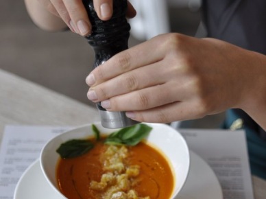 Z cyklu: Zimowe zupy ekspresowo. Krem pomidorowy z gruszką! | Make Cooking Easier (1183)