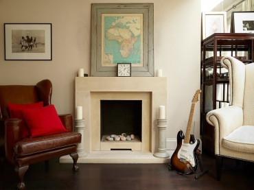 londyński dom kojarzy się ze stylowymi, ciężkimi meblami, obfitością wzorzystych tkanin i natłokiem ( w odczuciu...