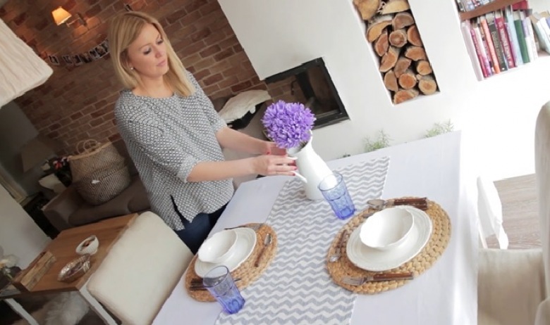Jak udekorować stół na obiad, tak aby nasi gości czuli się wyjątkowo? – nowy filmik. (50357)