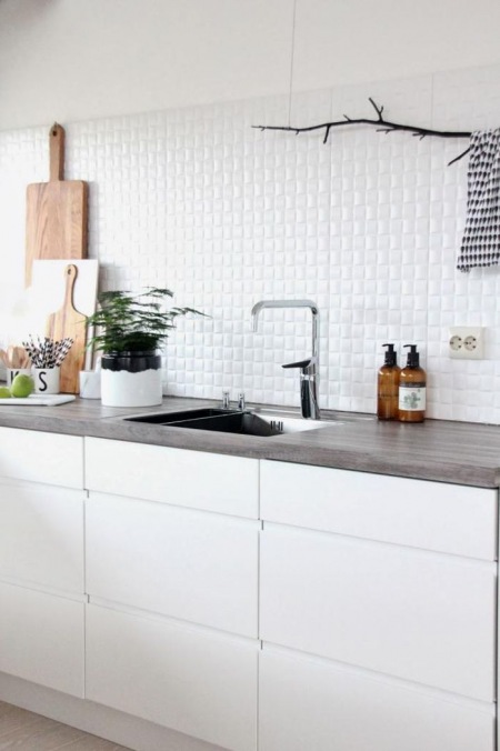 W skandynawskim stylu – Pomysł na ścianę w kuchni – LEMONIZE.ME