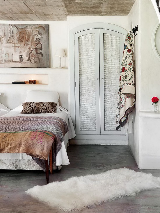 Aranżacja sródziemnomorskiej sypialni w pastelowych kolorach