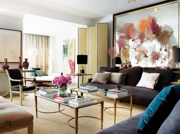 mały, kobiecy apartament w stylu glamour - czerń, złocenia, połysk i bie
