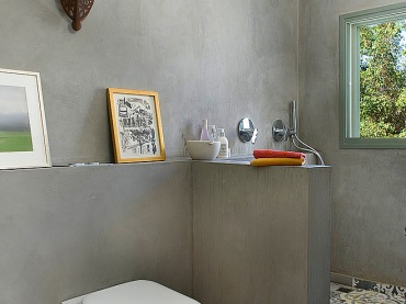 Szara łazienka z marokańską terakotą (17570)