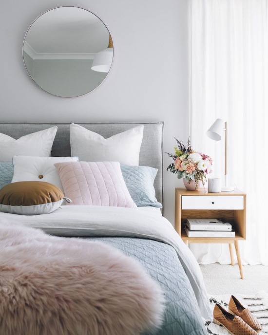 Piękna aranżacja sypialni w pastelowych kolorach