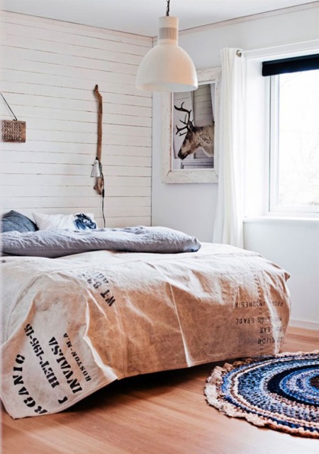 Skandynawska sypialnia w rustykalnym stylu