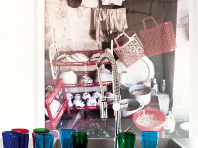 Niebieskie i zielone szkło w kuchni (20134)