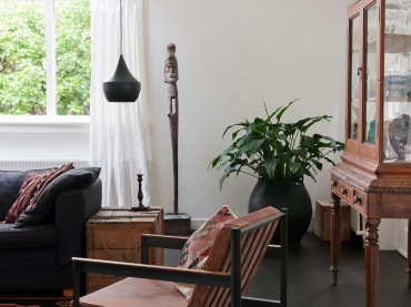 typowa eklektyczna aranżacja małego domu - rustykalne, proste formy, wnętrza mieszają się z industrialnymi i stylowymi...